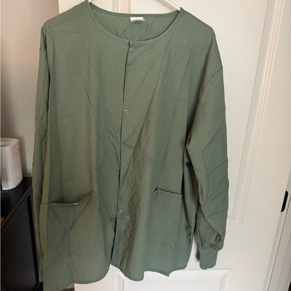 Green Button-Up Light Weight Scrub Jacket.  X-Large
